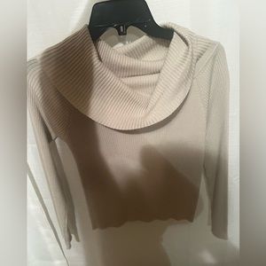 OFF SHOULDER SWEATER